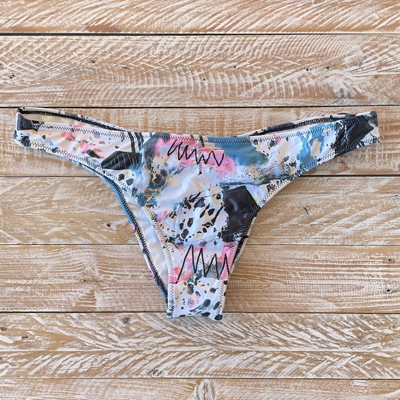 👙VOLCOM Collage Dropout V Bottom Only👙~large - Picture 2 of 11